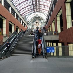 Antwerpen Train Station 3 levels